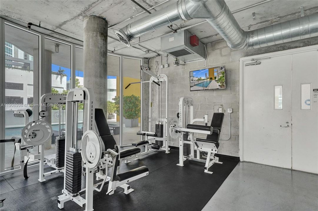 For Rent: $2,950 (1 beds, 1 baths, 652 Square Feet)