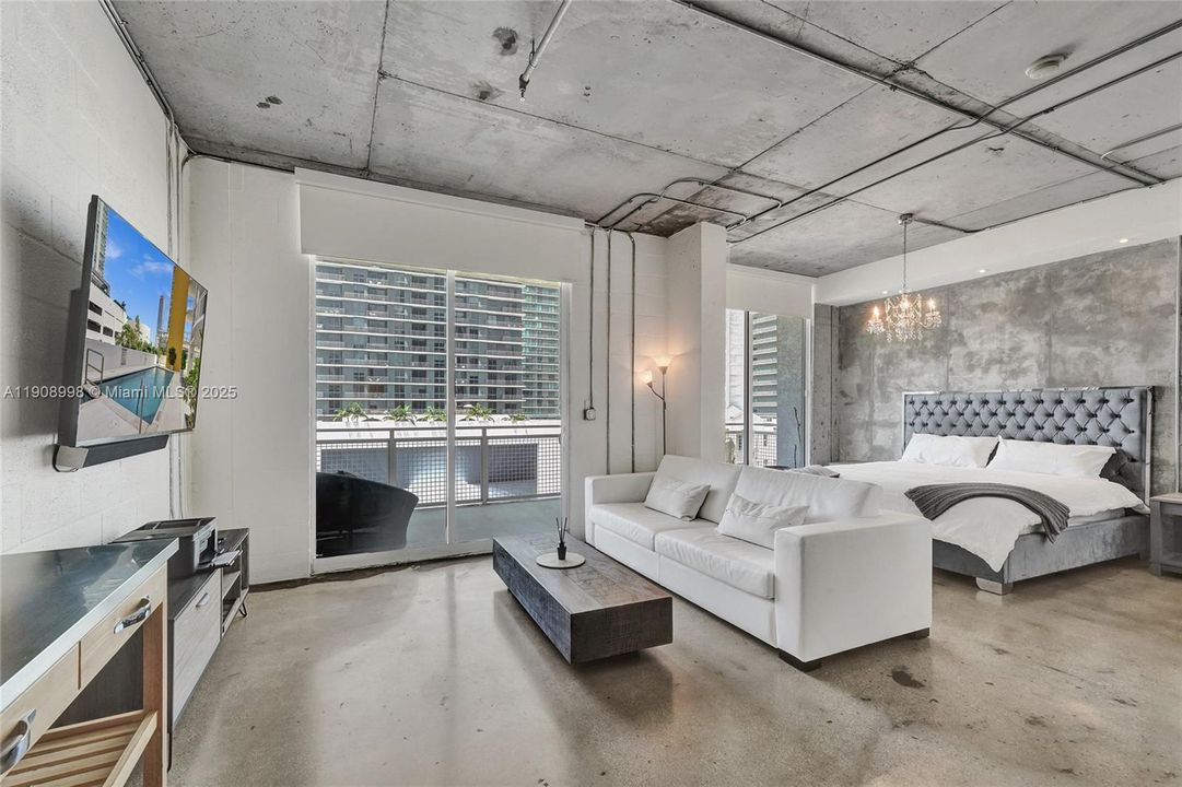 For Rent: $2,950 (1 beds, 1 baths, 652 Square Feet)