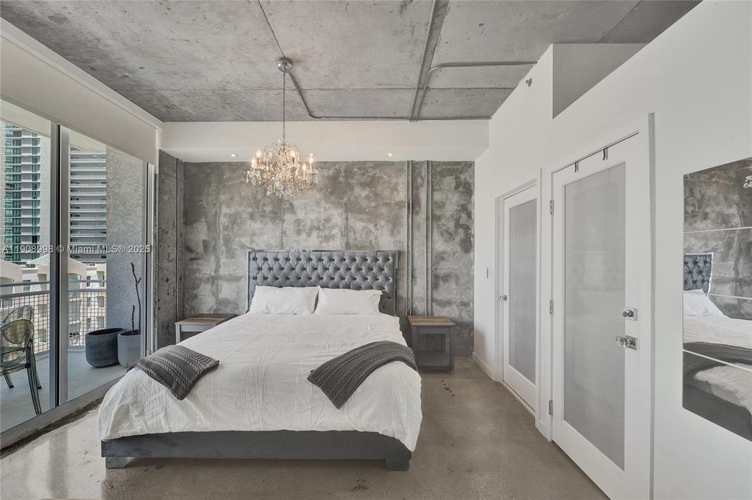 For Rent: $2,950 (1 beds, 1 baths, 652 Square Feet)