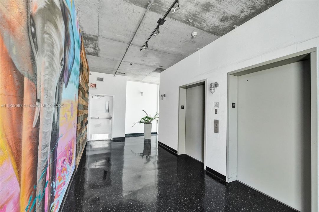 For Rent: $2,950 (1 beds, 1 baths, 652 Square Feet)