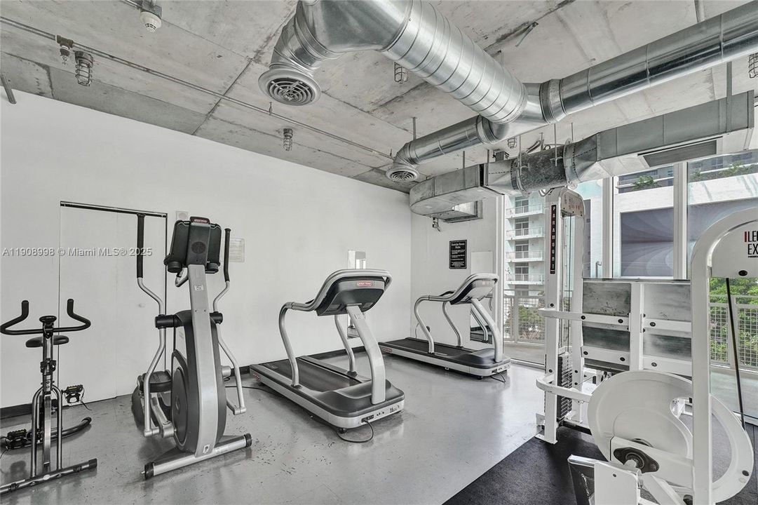 For Rent: $2,950 (1 beds, 1 baths, 652 Square Feet)