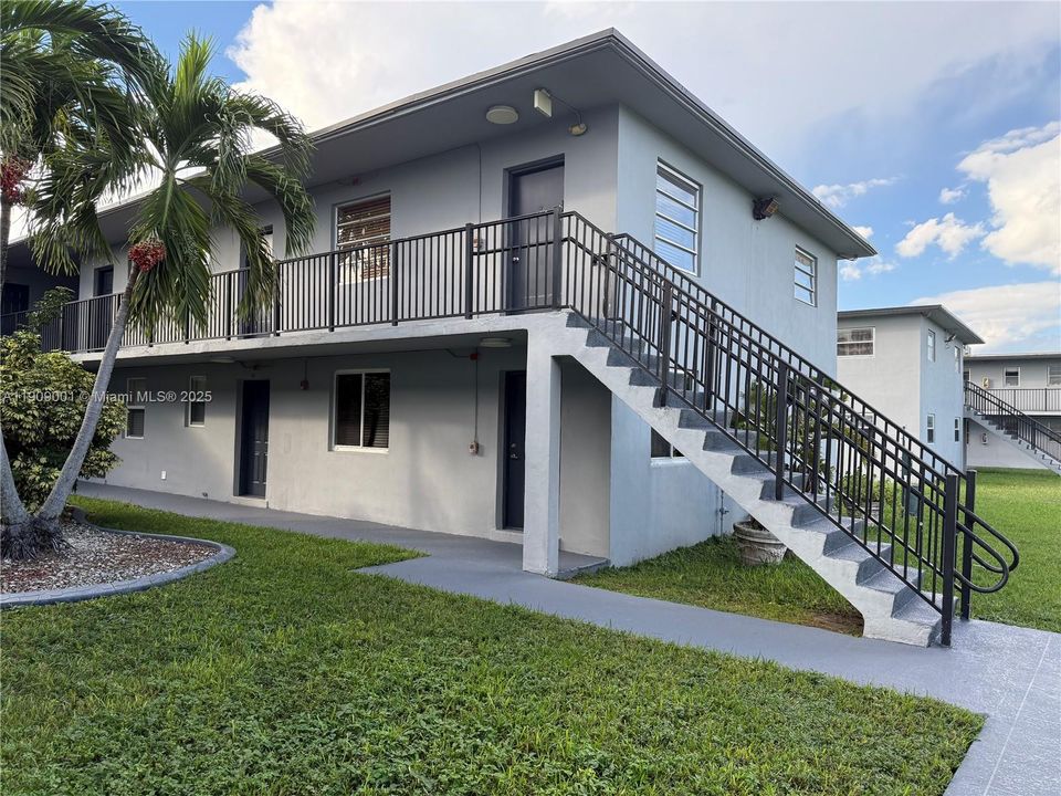 For Rent: $1,500 (1 beds, 1 baths, 633 Square Feet)