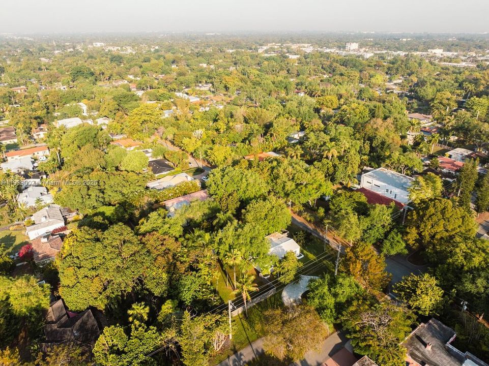 待售: $1,899,000 (0.52 acres)