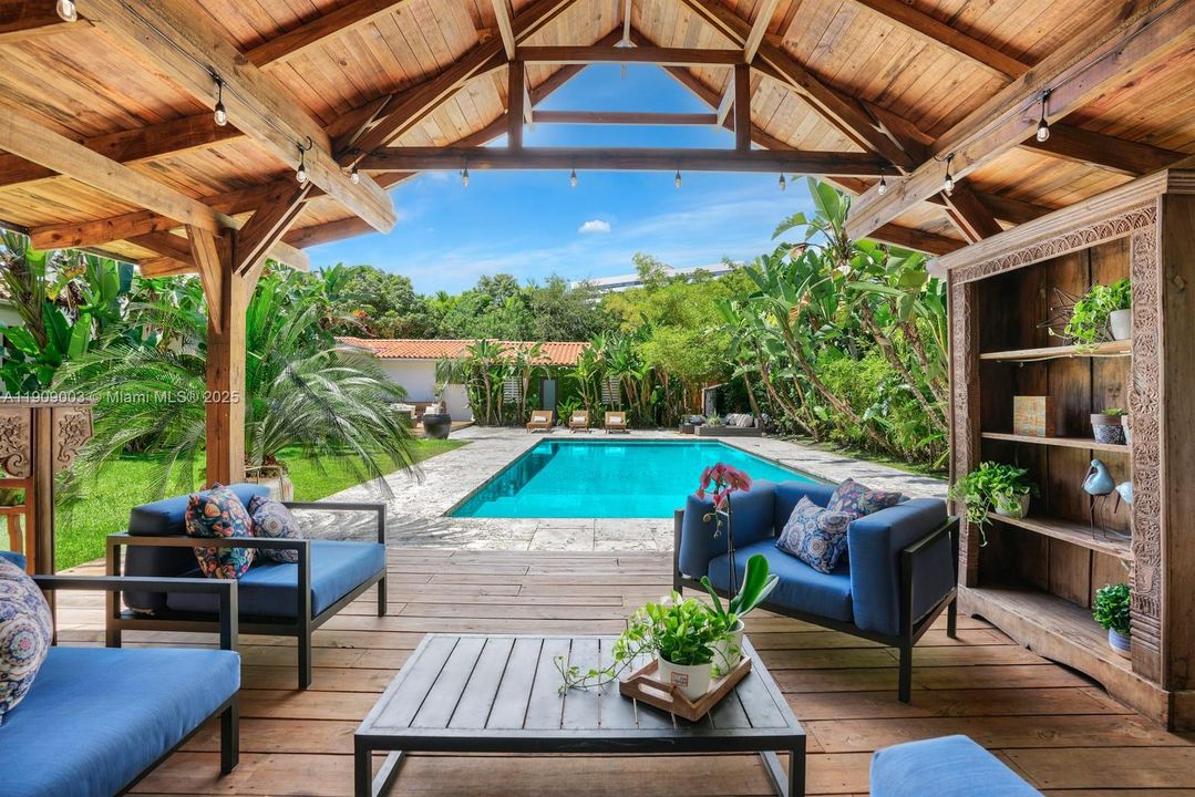 For Sale: $11,700,000 (5 beds, 5 baths, 3814 Square Feet)