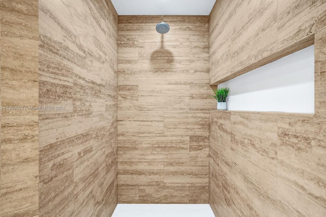 For Sale: $11,700,000 (5 beds, 5 baths, 3814 Square Feet)