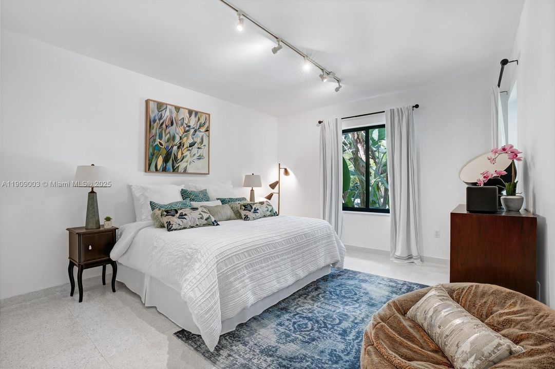 For Sale: $11,700,000 (5 beds, 5 baths, 3814 Square Feet)