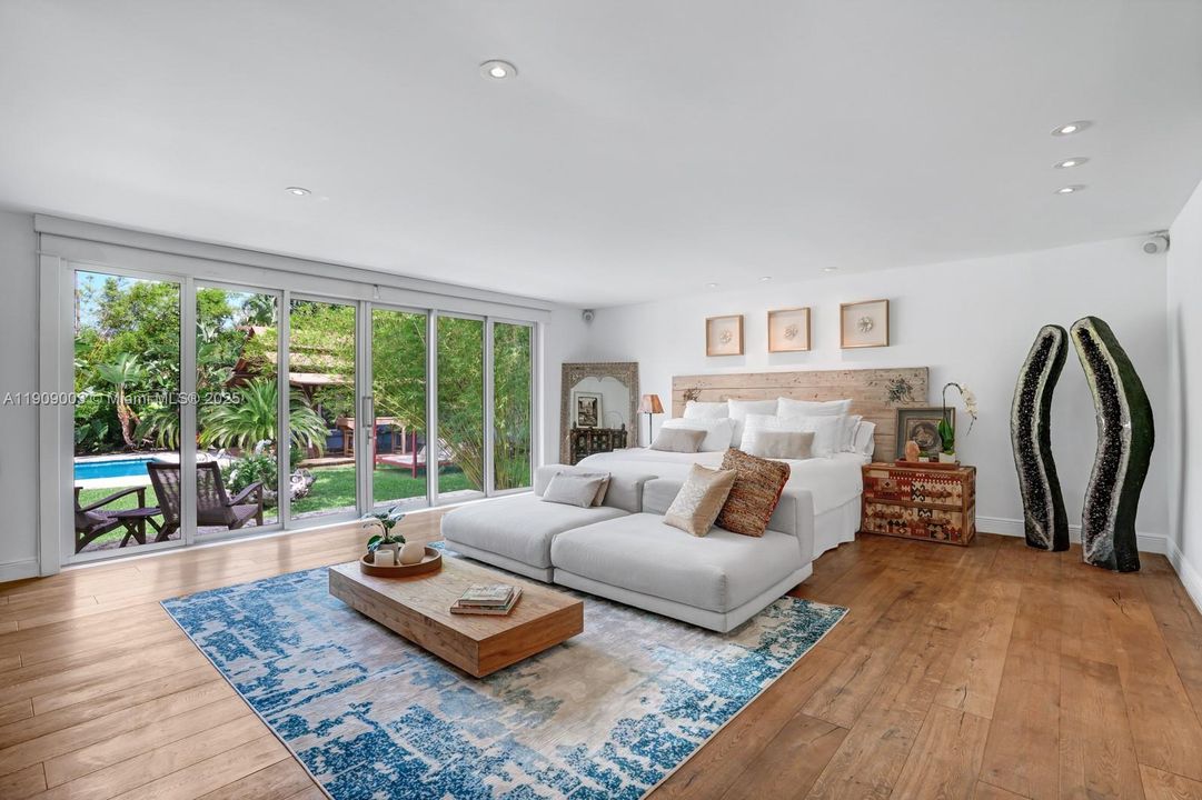 For Sale: $11,700,000 (5 beds, 5 baths, 3814 Square Feet)