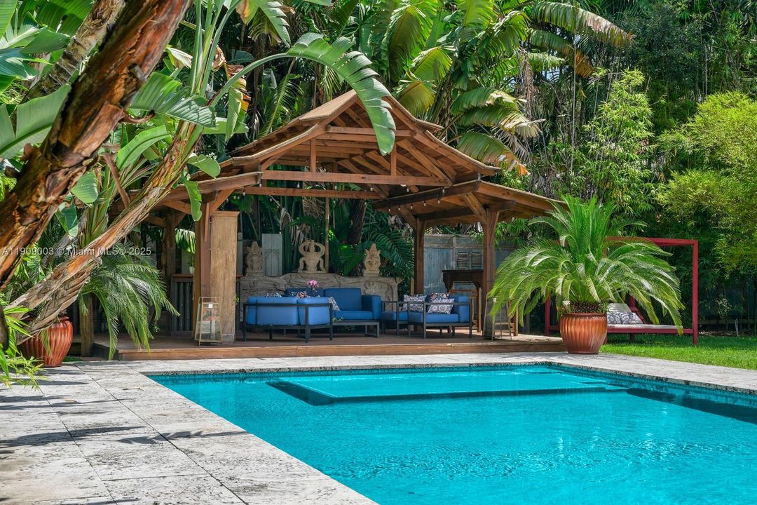 For Sale: $11,700,000 (5 beds, 5 baths, 3814 Square Feet)