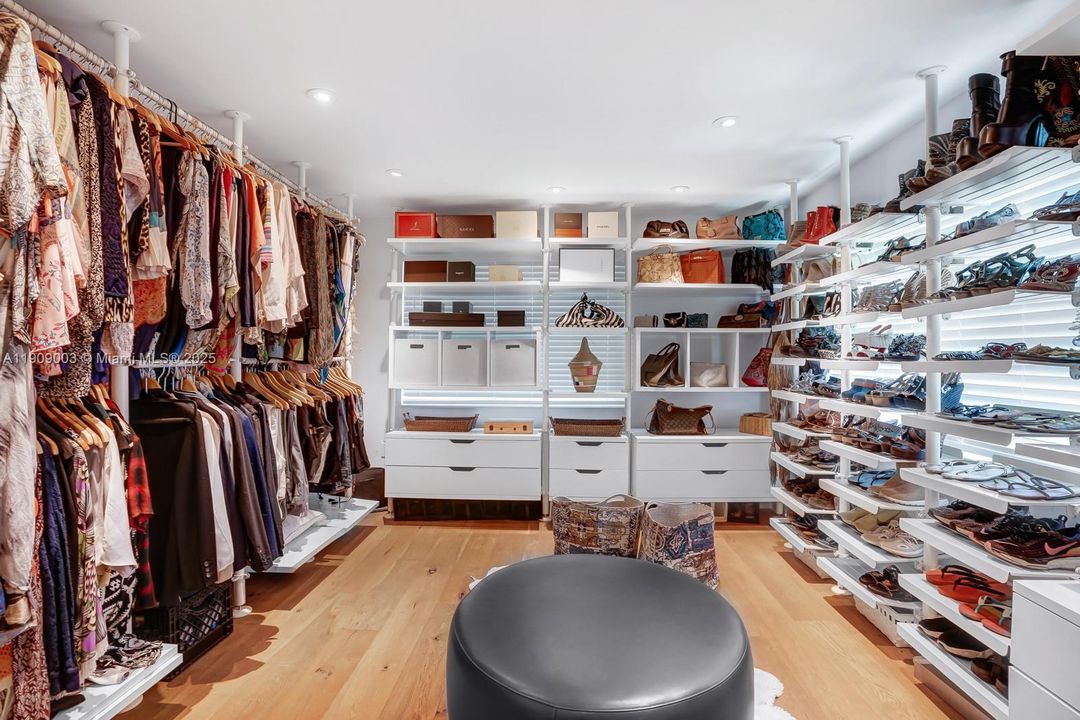 For Sale: $11,700,000 (5 beds, 5 baths, 3814 Square Feet)