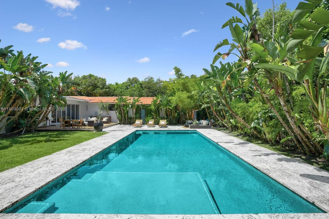 For Sale: $11,700,000 (5 beds, 5 baths, 3814 Square Feet)