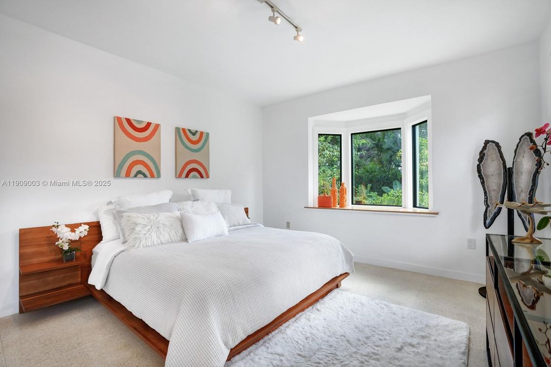 For Sale: $11,700,000 (5 beds, 5 baths, 3814 Square Feet)