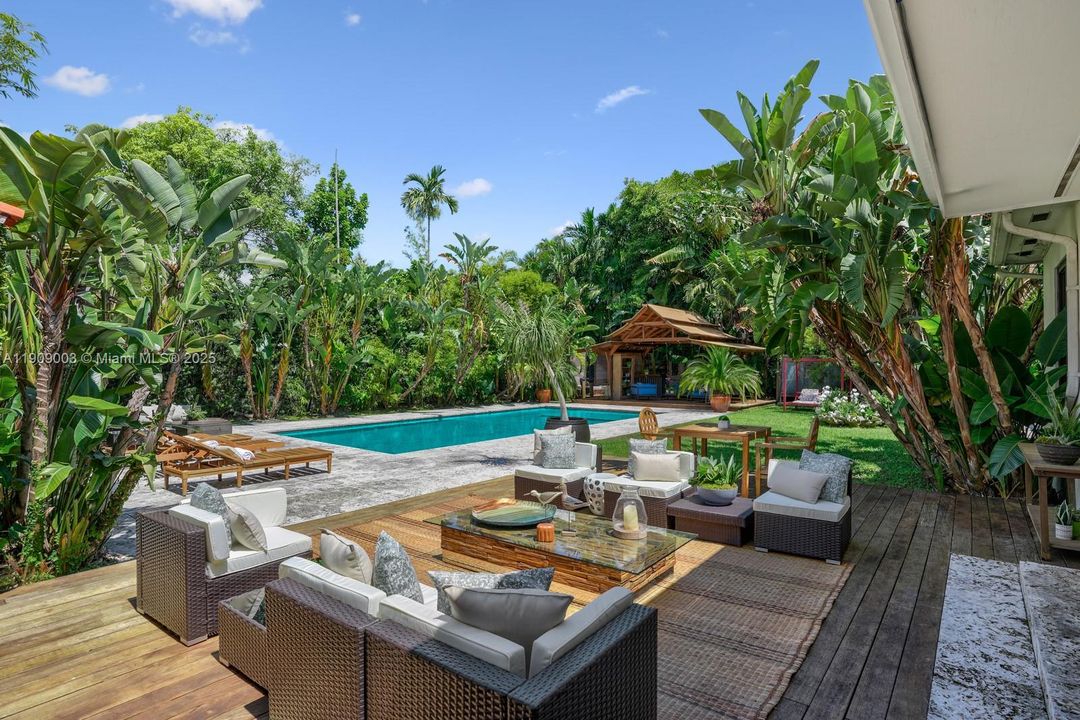 For Sale: $11,700,000 (5 beds, 5 baths, 3814 Square Feet)