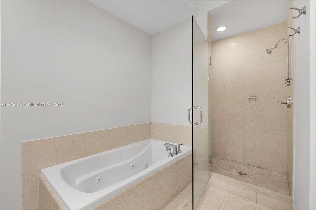 En Venta: $550,000 (2 camas, 2 baños, 1257 Pies cuadrados)