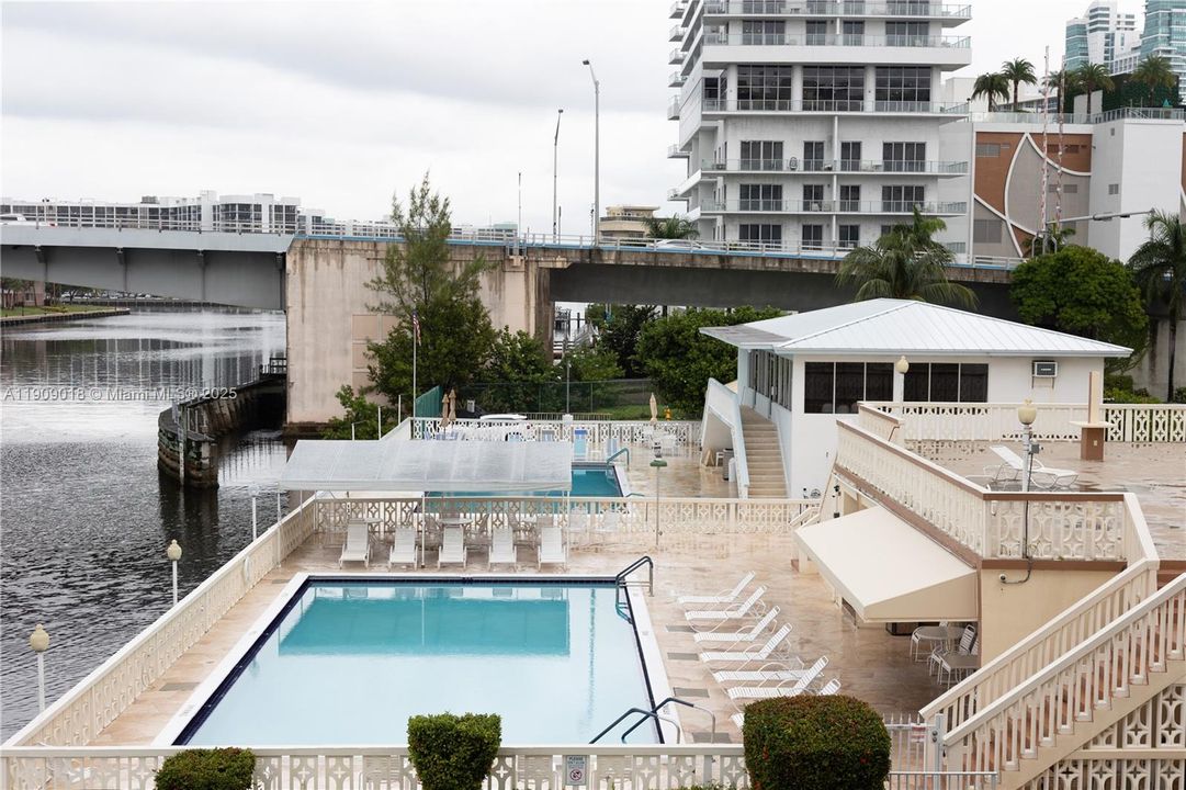 En Venta: $470,000 (3 camas, 2 baños, 1176 Pies cuadrados)