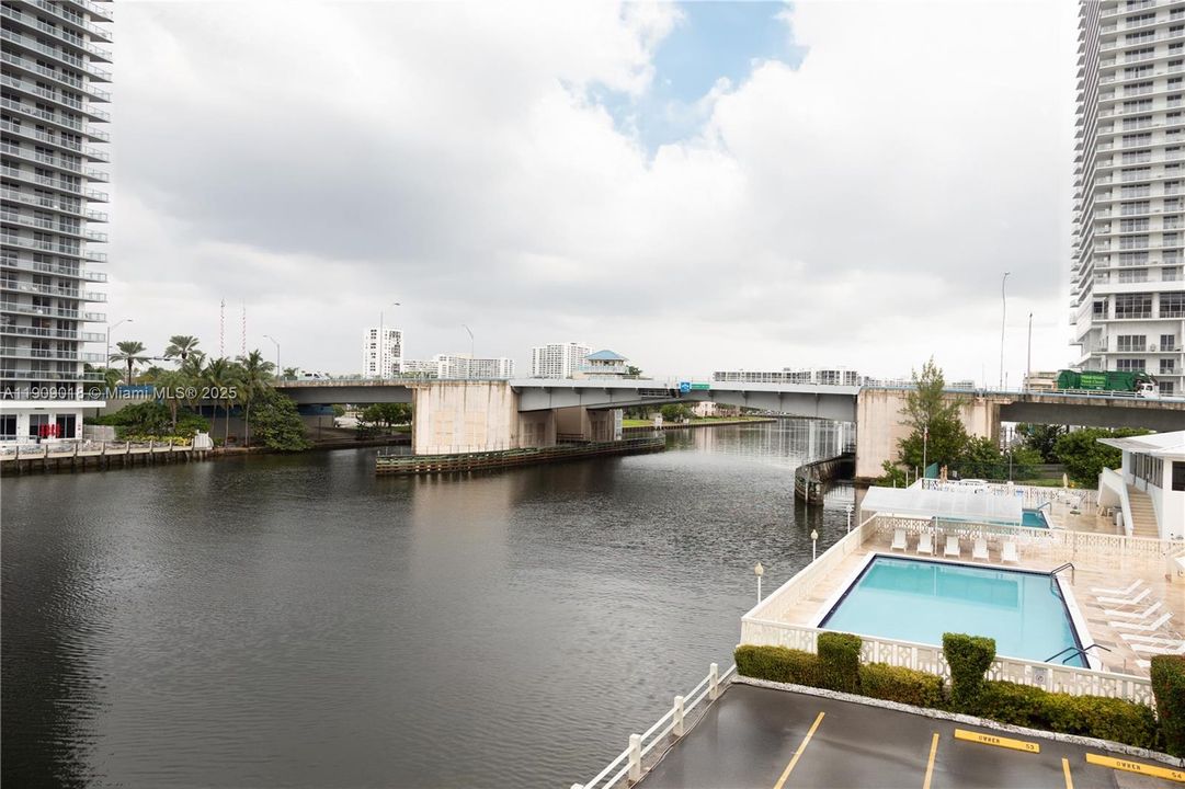 En Venta: $470,000 (3 camas, 2 baños, 1176 Pies cuadrados)