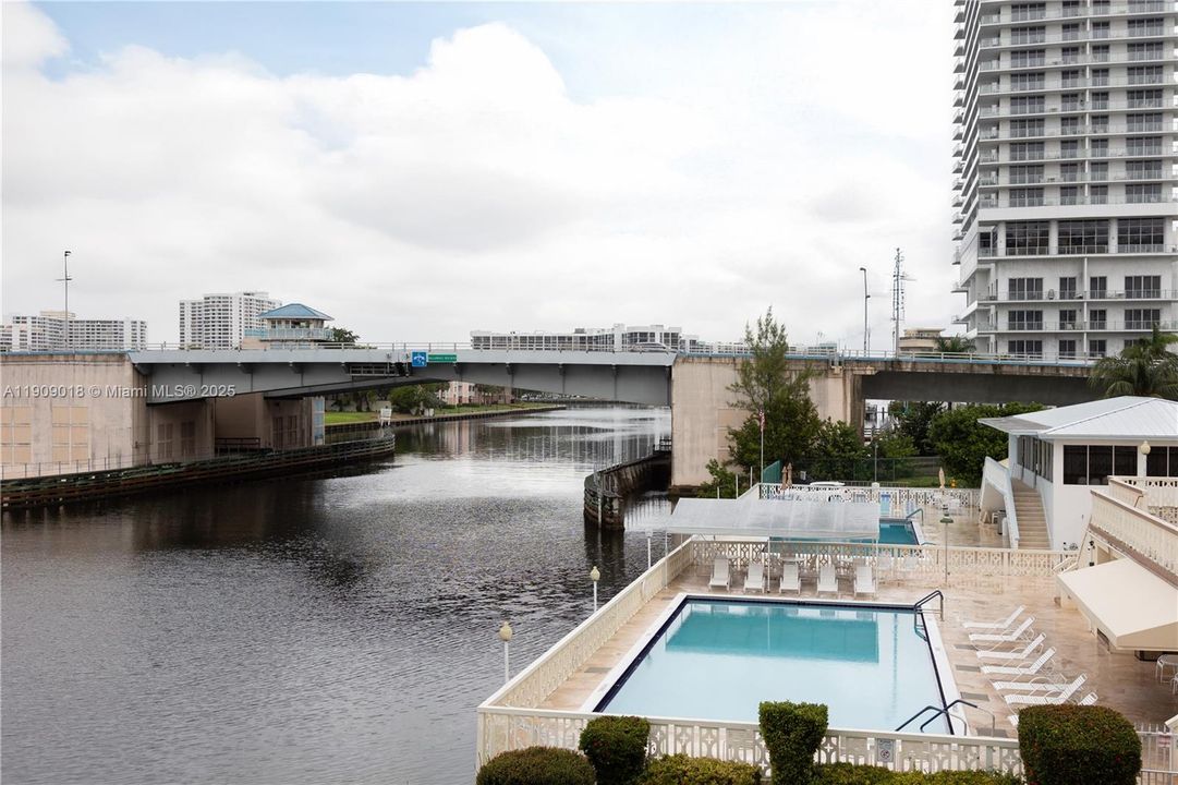 En Venta: $470,000 (3 camas, 2 baños, 1176 Pies cuadrados)