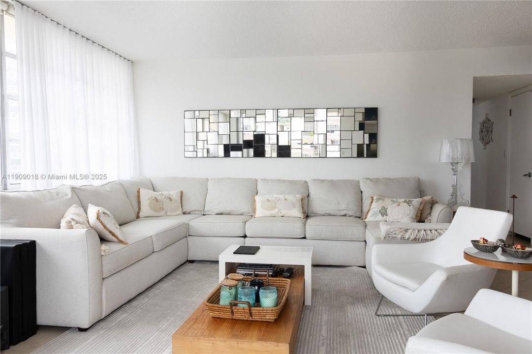 En Venta: $470,000 (3 camas, 2 baños, 1176 Pies cuadrados)