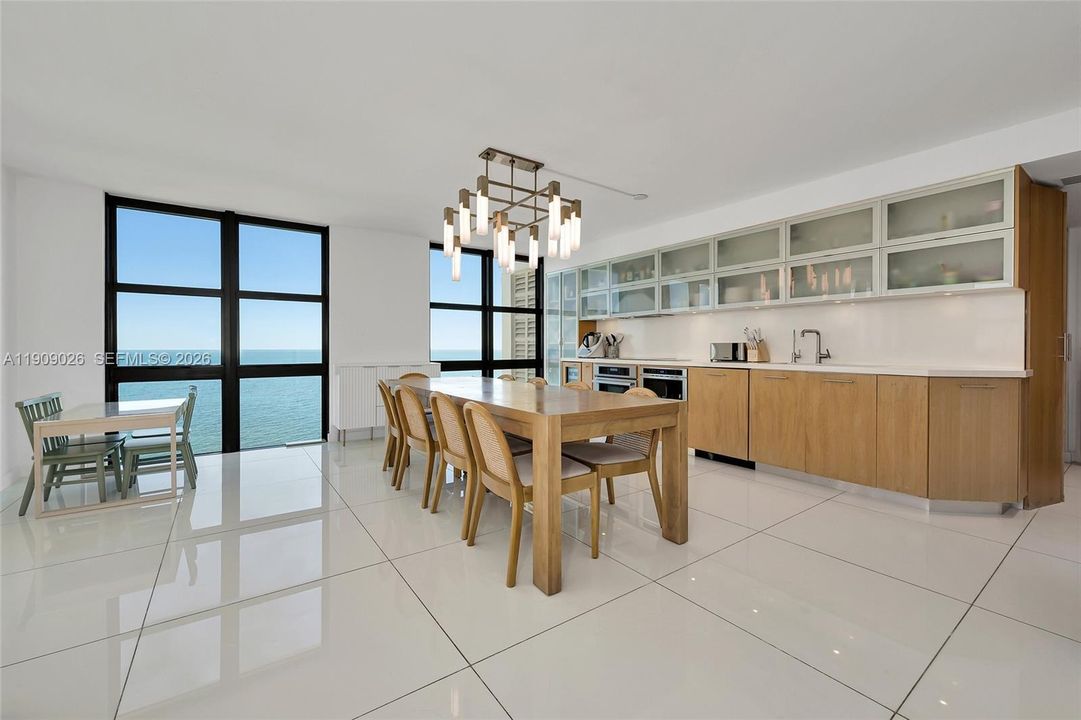 В аренду: $8,700 (2 спален, 2 ванн, 1782 Квадратных фут)