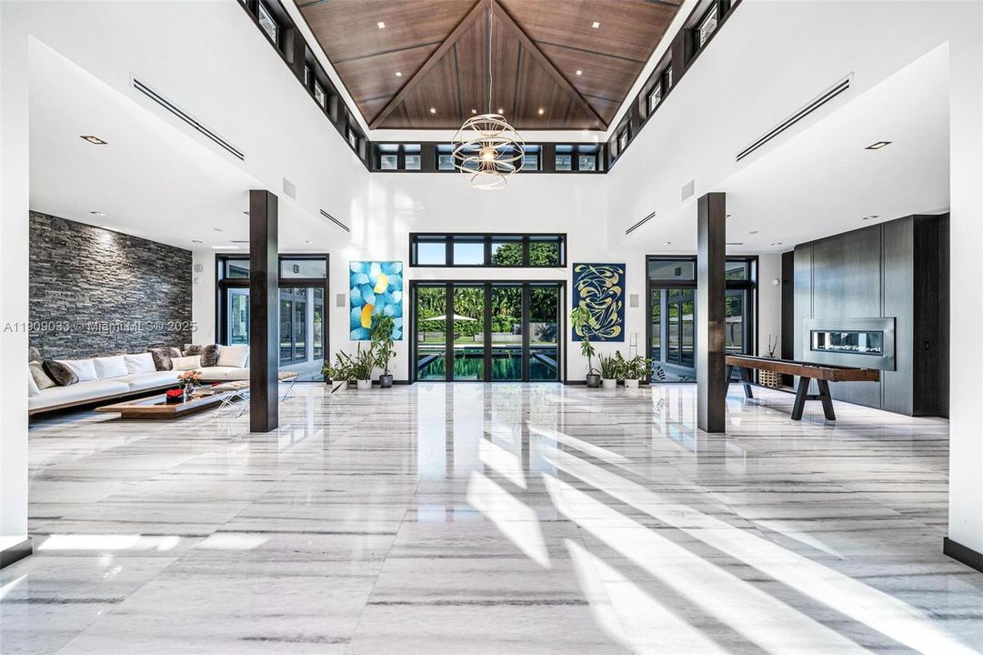 For Sale: $13,850,000 (7 beds, 9 baths, 11300 Square Feet)