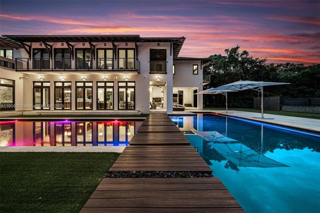 For Sale: $13,850,000 (7 beds, 9 baths, 11300 Square Feet)