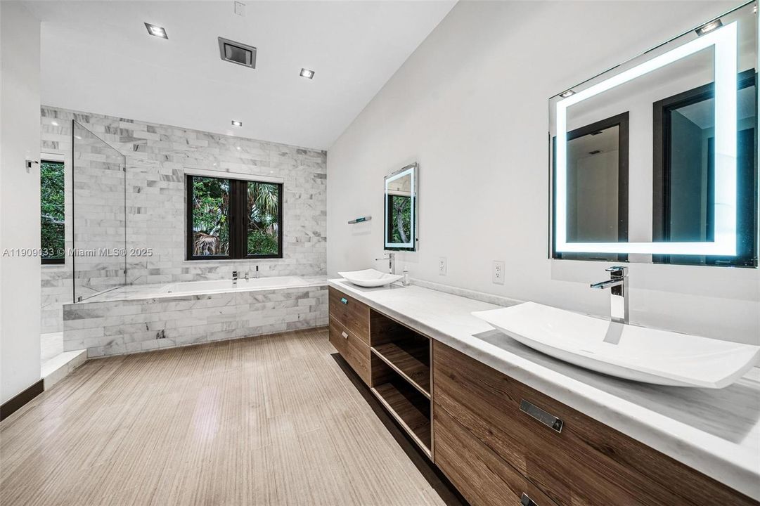 For Sale: $13,850,000 (7 beds, 9 baths, 11300 Square Feet)