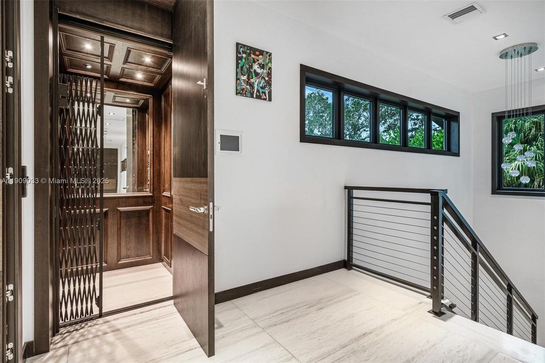 For Sale: $13,850,000 (7 beds, 9 baths, 11300 Square Feet)