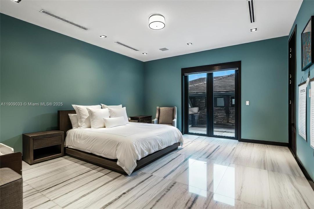 For Sale: $13,850,000 (7 beds, 9 baths, 11300 Square Feet)