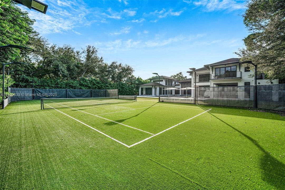 For Sale: $13,850,000 (7 beds, 9 baths, 11300 Square Feet)