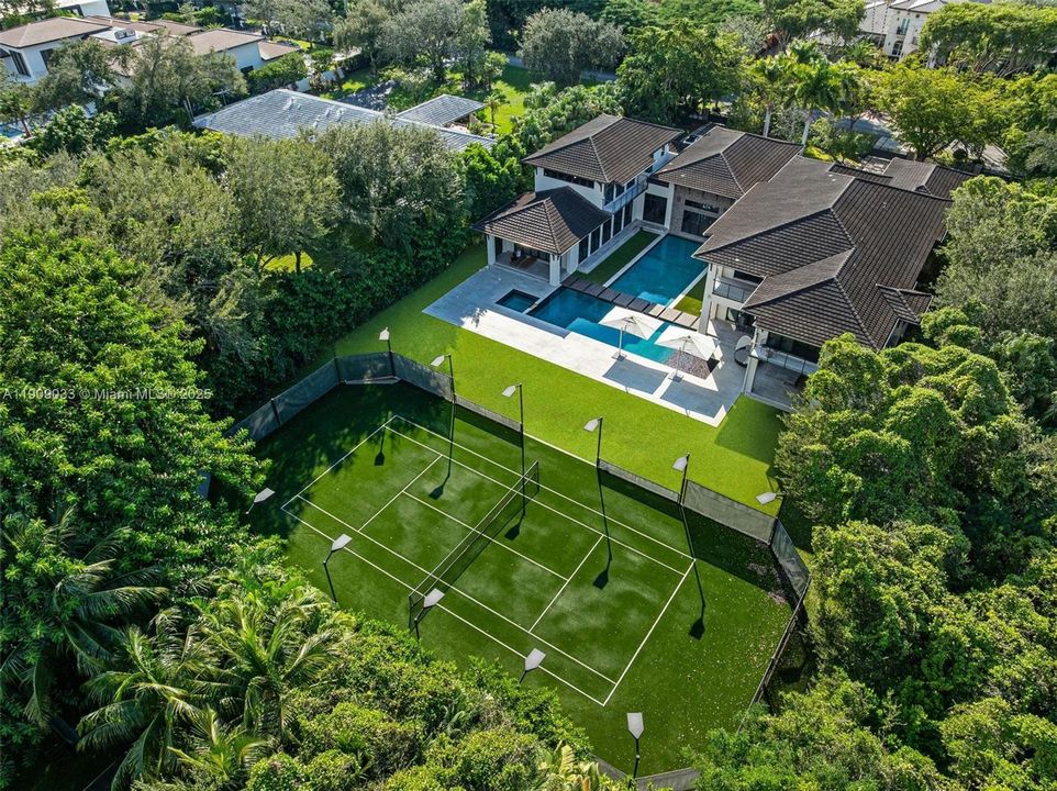 For Sale: $13,850,000 (7 beds, 9 baths, 11300 Square Feet)