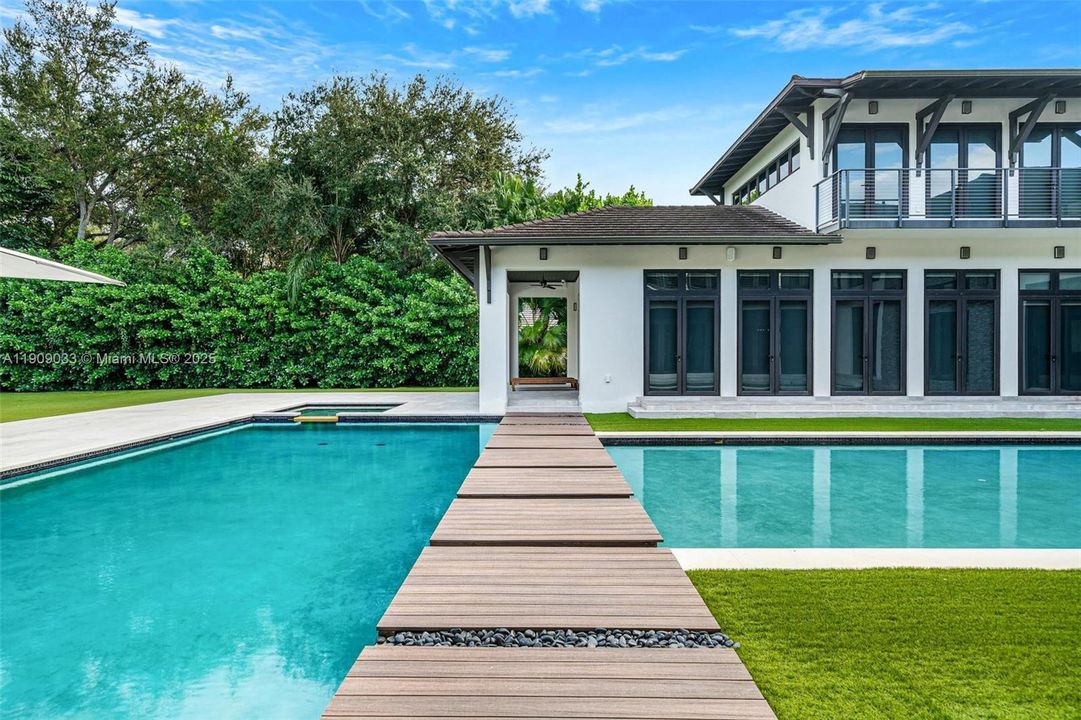 For Sale: $13,850,000 (7 beds, 9 baths, 11300 Square Feet)