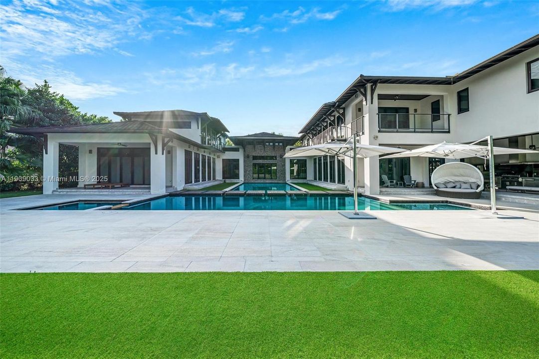 For Sale: $13,850,000 (7 beds, 9 baths, 11300 Square Feet)