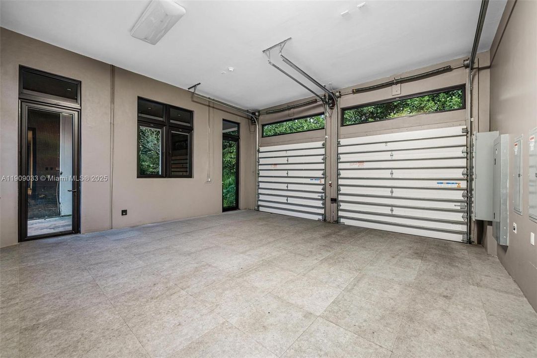 For Sale: $13,850,000 (7 beds, 9 baths, 11300 Square Feet)