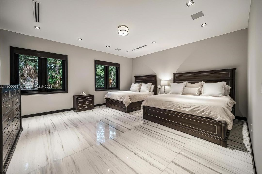 For Sale: $13,850,000 (7 beds, 9 baths, 11300 Square Feet)