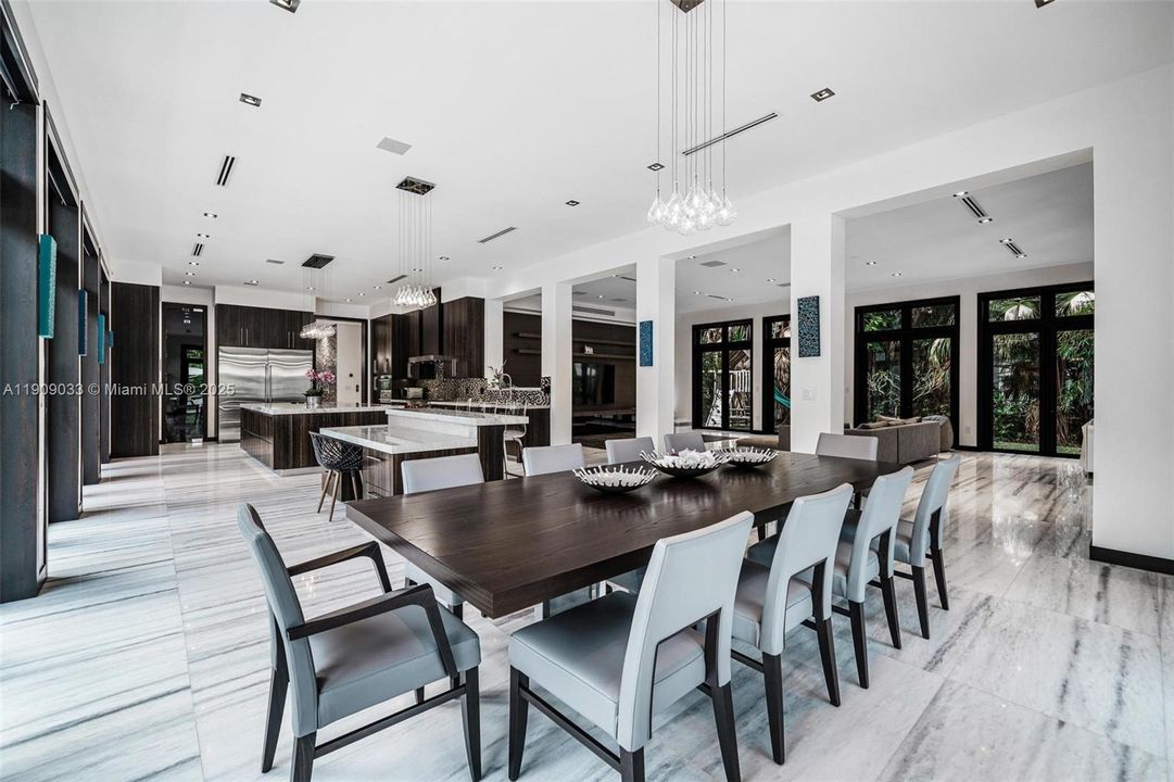 For Sale: $13,850,000 (7 beds, 9 baths, 11300 Square Feet)