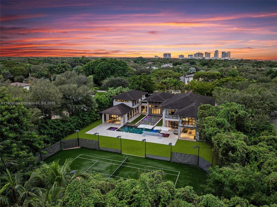 For Sale: $13,850,000 (7 beds, 9 baths, 11300 Square Feet)