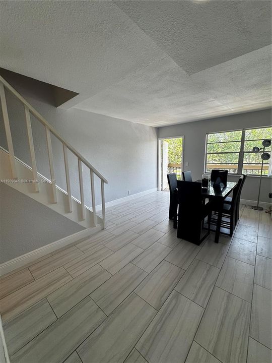 Active With Contract: $240,000 (2 beds, 2 baths, 1336 Square Feet)