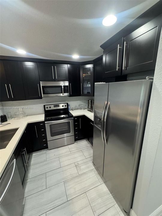 Active With Contract: $240,000 (2 beds, 2 baths, 1336 Square Feet)