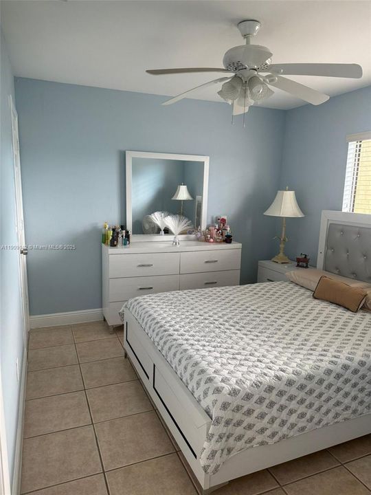 На продажу: $489,000 (6 спален, 4 ванн, 2480 Квадратных фут)