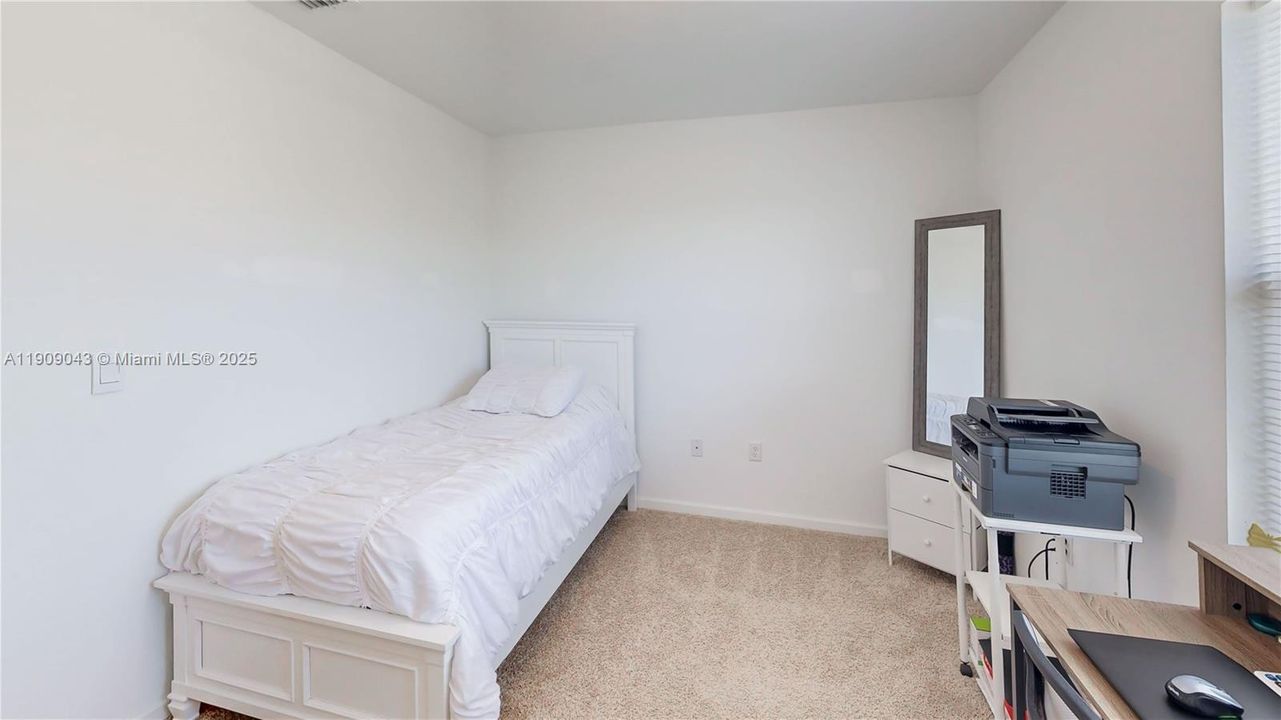 For Sale: $425,000 (4 beds, 3 baths, 1757 Square Feet)