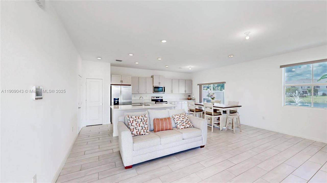 For Sale: $425,000 (4 beds, 3 baths, 1757 Square Feet)