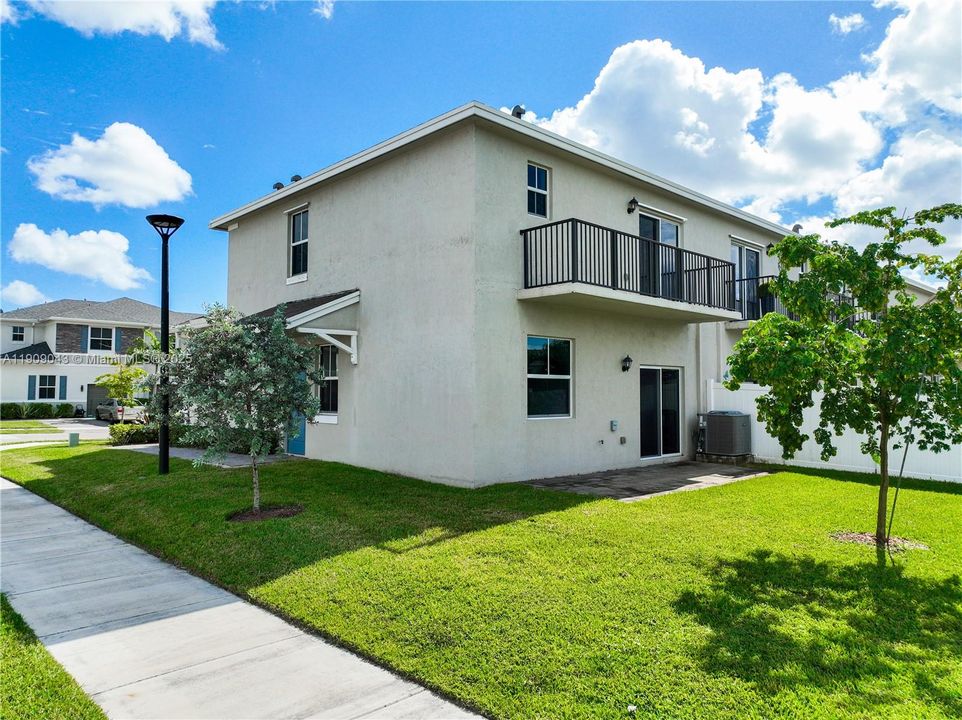 For Sale: $425,000 (4 beds, 3 baths, 1757 Square Feet)