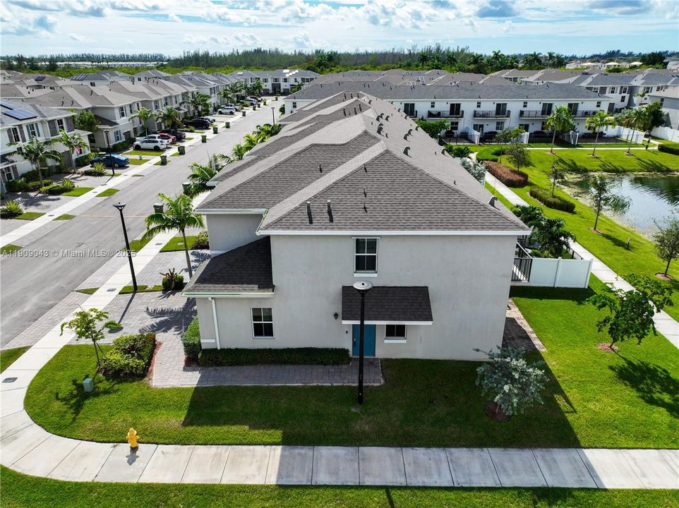 For Sale: $425,000 (4 beds, 3 baths, 1757 Square Feet)