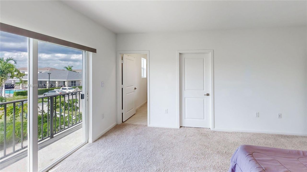 For Sale: $425,000 (4 beds, 3 baths, 1757 Square Feet)