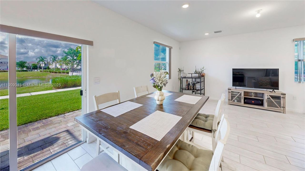 For Sale: $425,000 (4 beds, 3 baths, 1757 Square Feet)