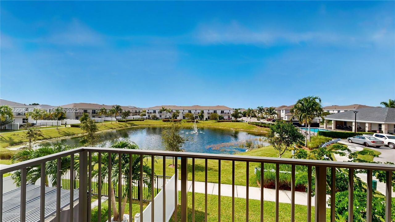 For Sale: $425,000 (4 beds, 3 baths, 1757 Square Feet)