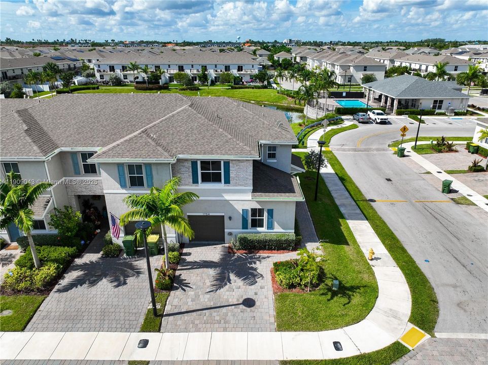 For Sale: $425,000 (4 beds, 3 baths, 1757 Square Feet)