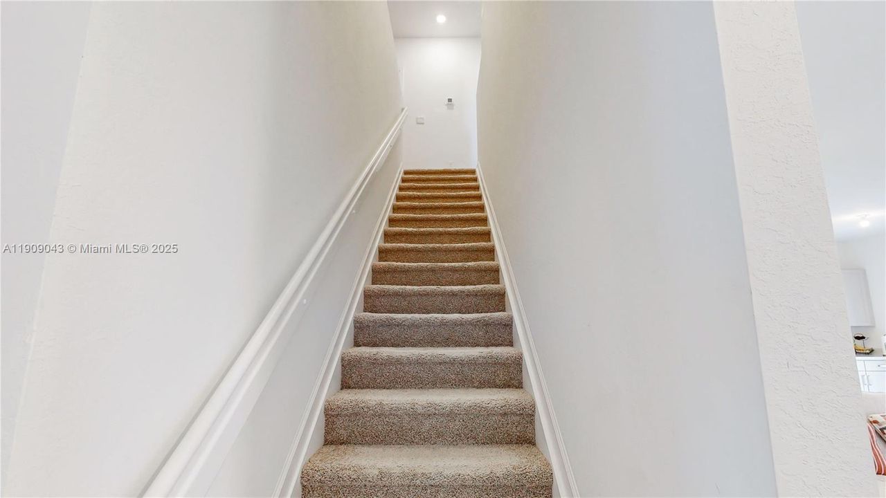 For Sale: $425,000 (4 beds, 3 baths, 1757 Square Feet)