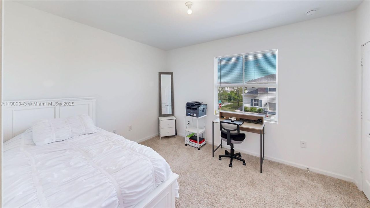 For Sale: $425,000 (4 beds, 3 baths, 1757 Square Feet)