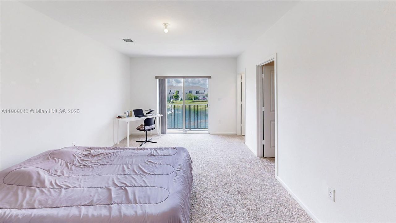 For Sale: $425,000 (4 beds, 3 baths, 1757 Square Feet)