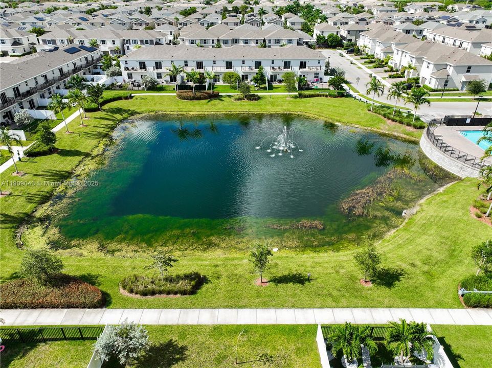 For Sale: $425,000 (4 beds, 3 baths, 1757 Square Feet)